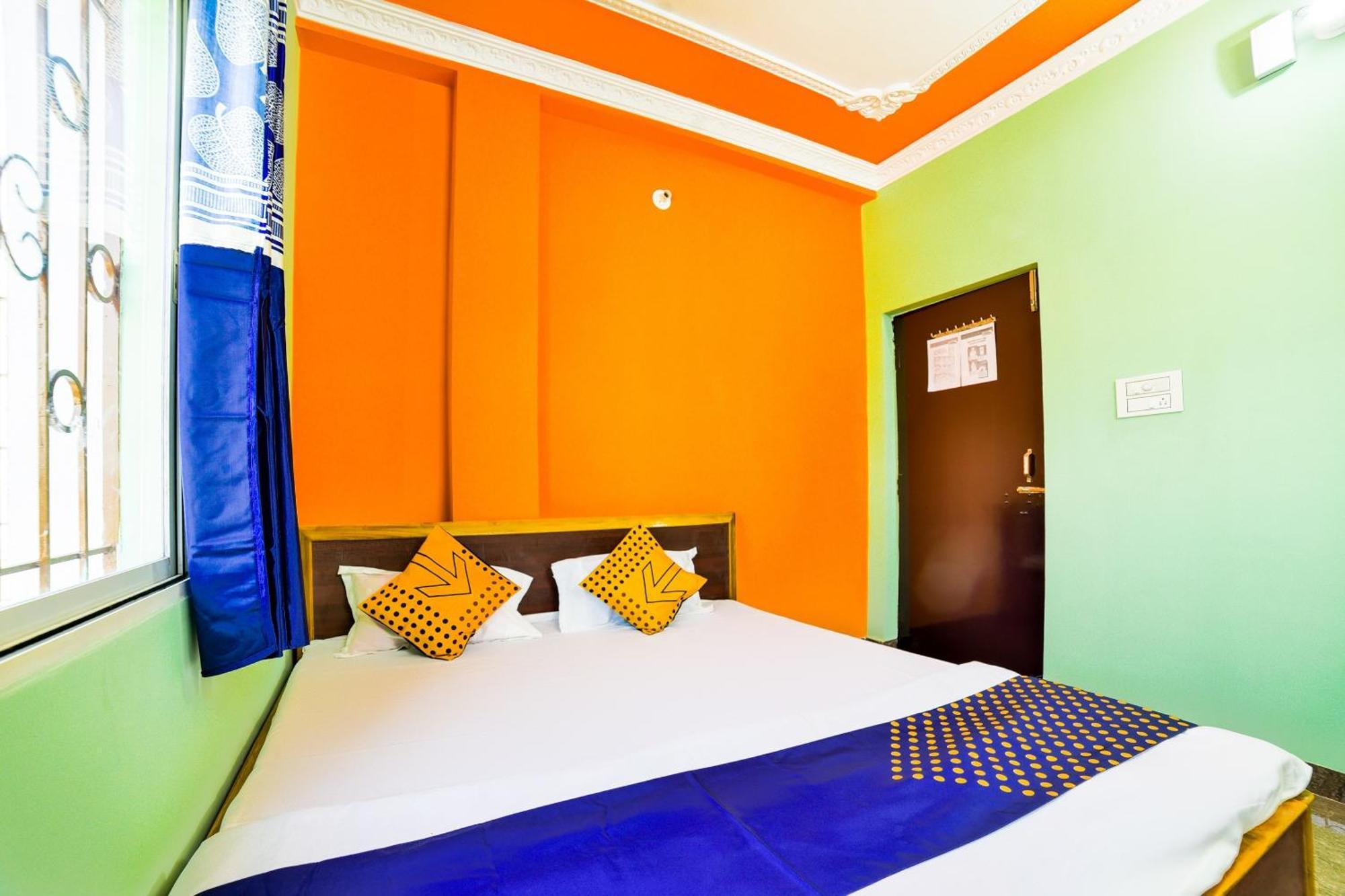 Spot On Devlok Guest House Patna  Bagian luar foto