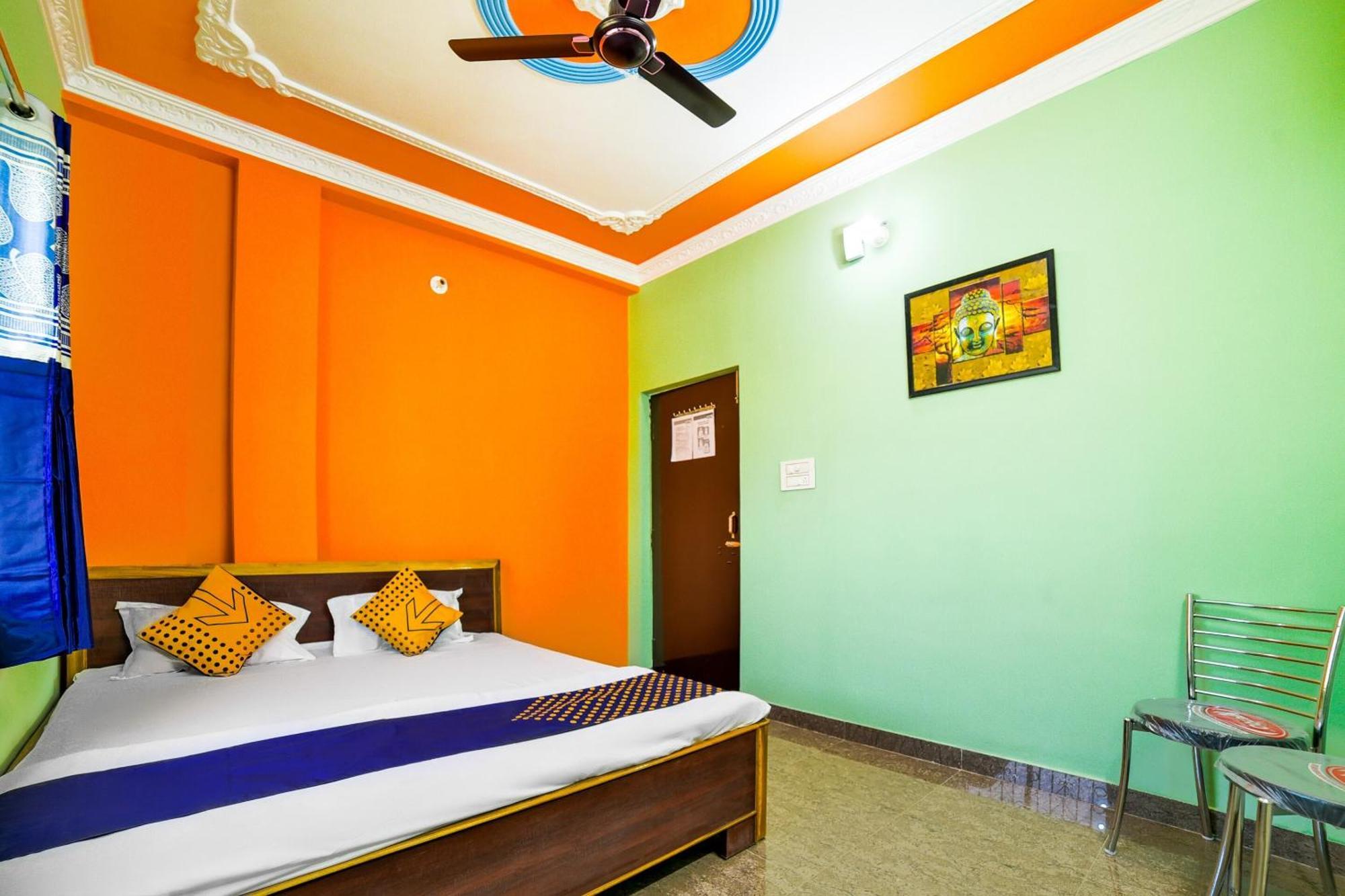 Spot On Devlok Guest House Patna  Bagian luar foto