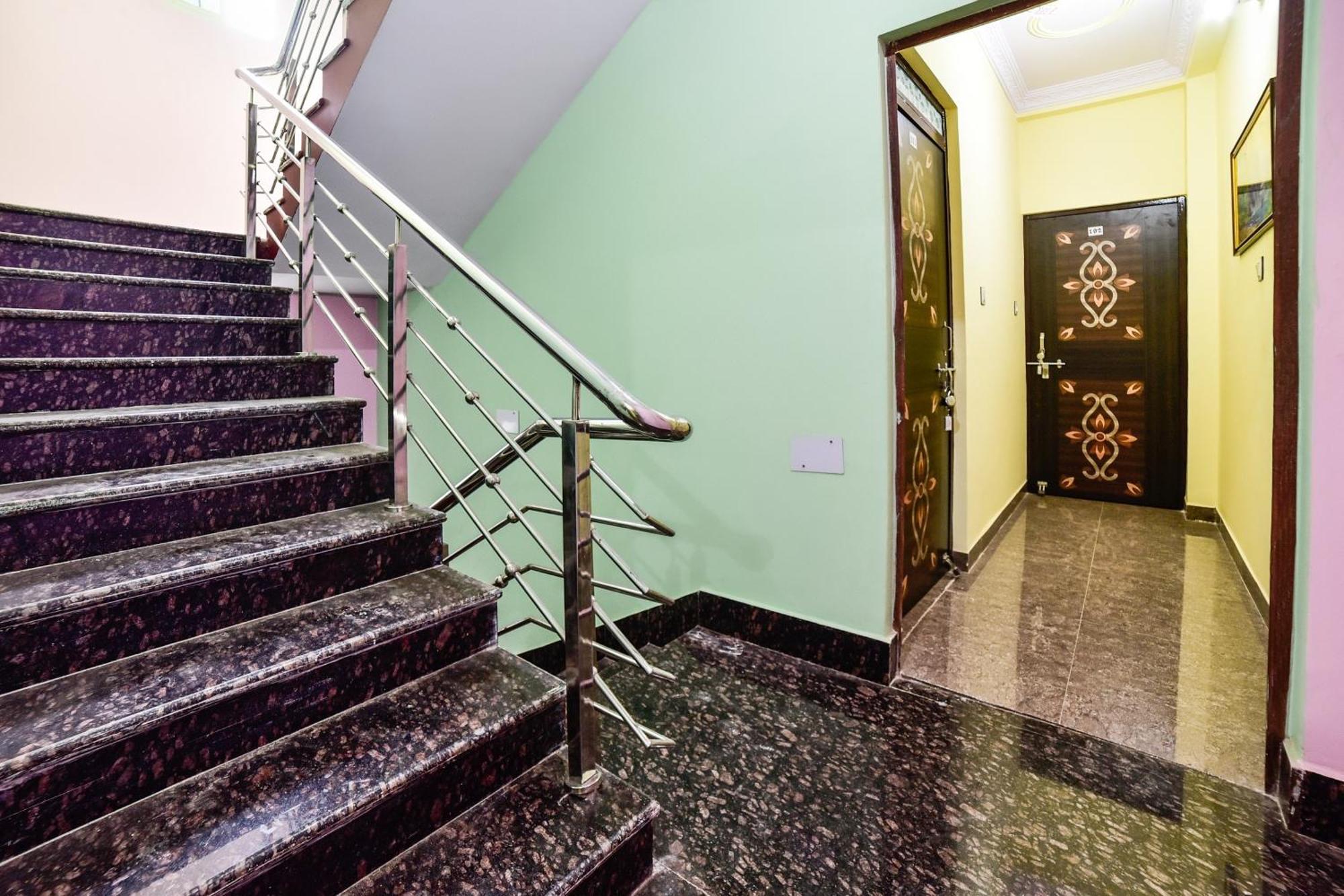 Spot On Devlok Guest House Patna  Bagian luar foto