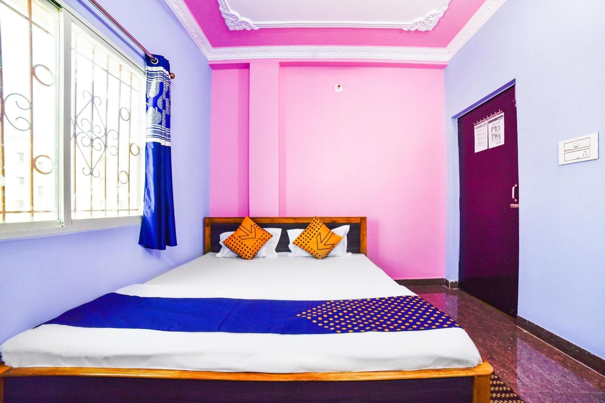 Spot On Devlok Guest House Patna  Bagian luar foto