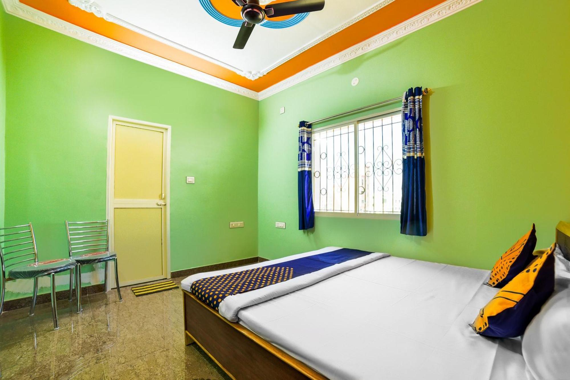 Spot On Devlok Guest House Patna  Bagian luar foto