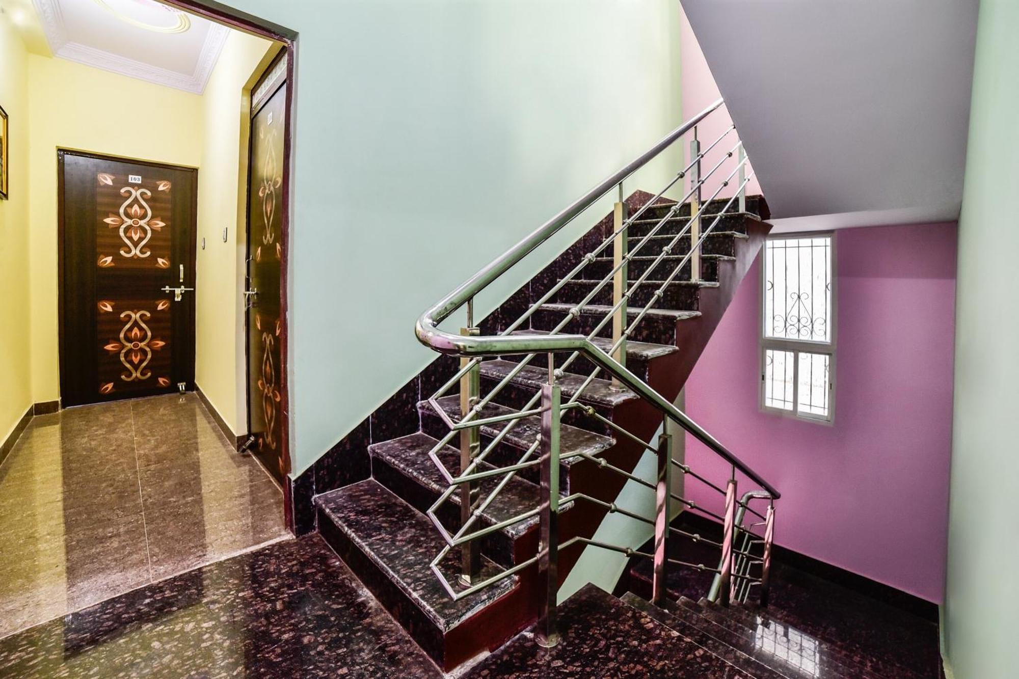 Spot On Devlok Guest House Patna  Bagian luar foto