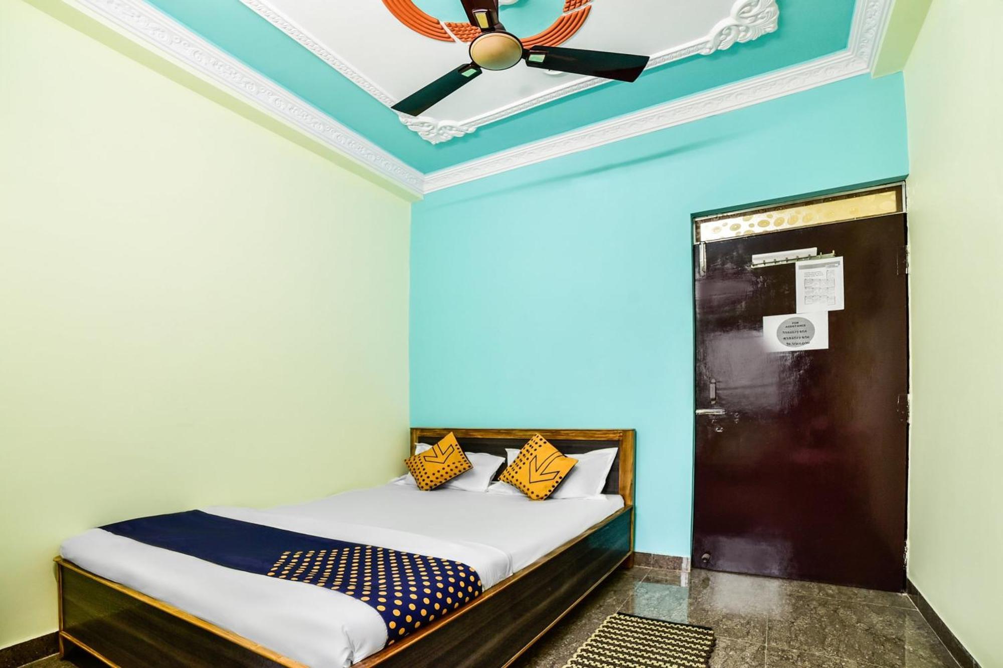 Spot On Devlok Guest House Patna  Bagian luar foto