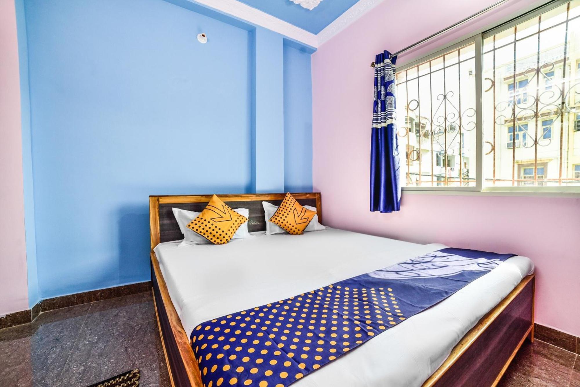 Spot On Devlok Guest House Patna  Bagian luar foto