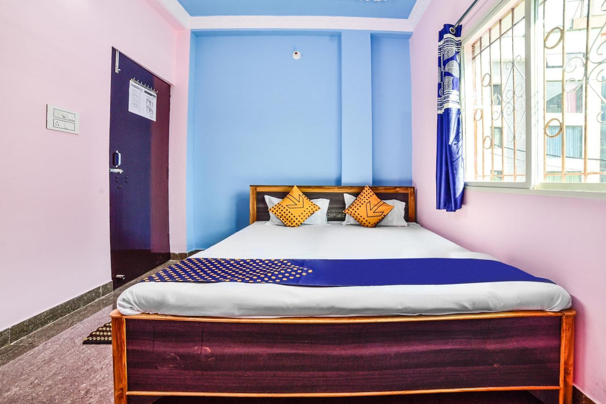 Spot On Devlok Guest House Patna  Bagian luar foto