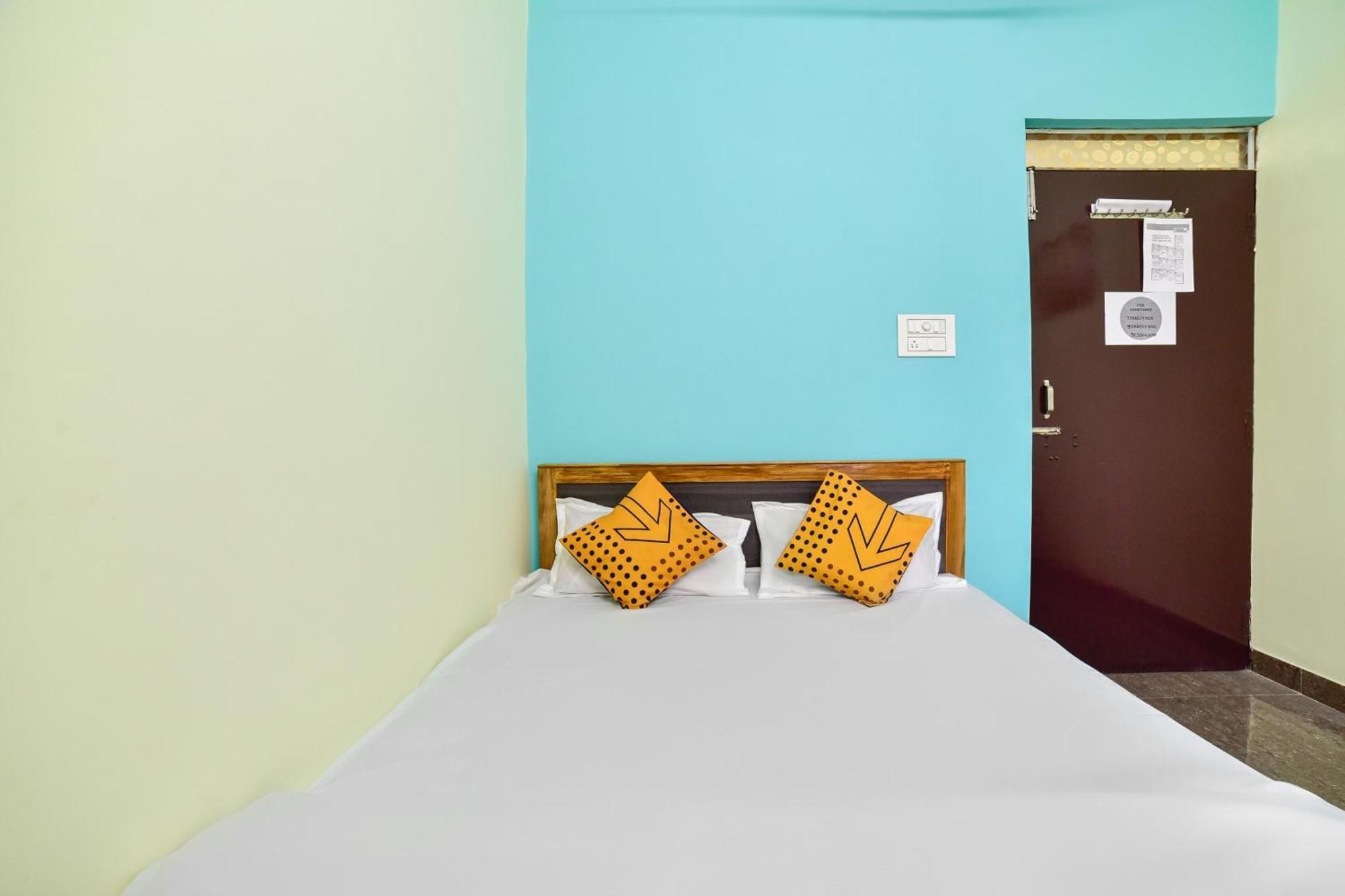 Spot On Devlok Guest House Patna  Bagian luar foto