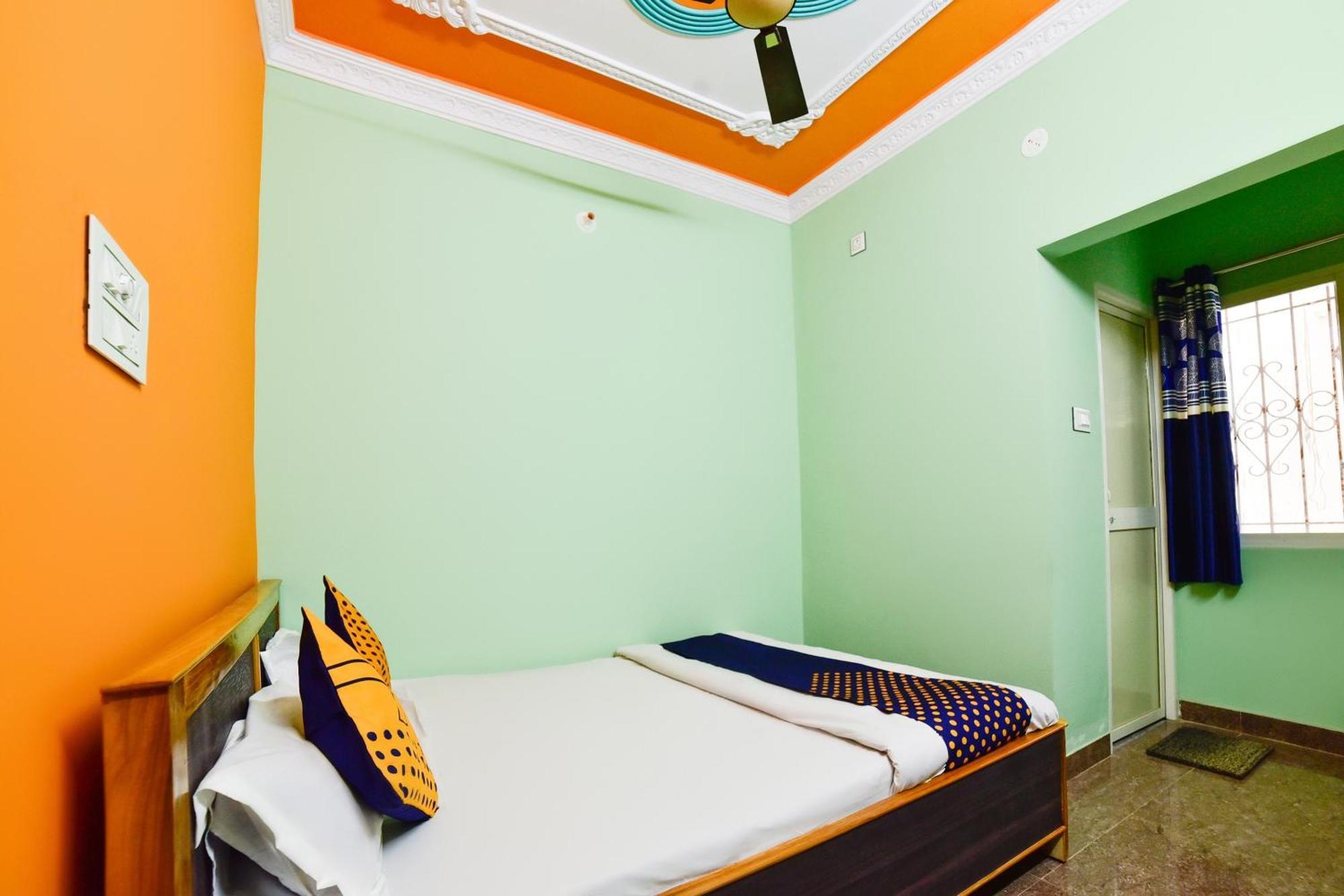 Spot On Devlok Guest House Patna  Bagian luar foto